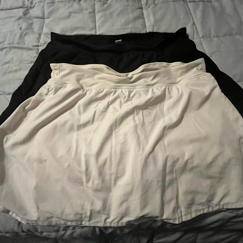 2 pairs Old navy skorts stretch tech quick dry